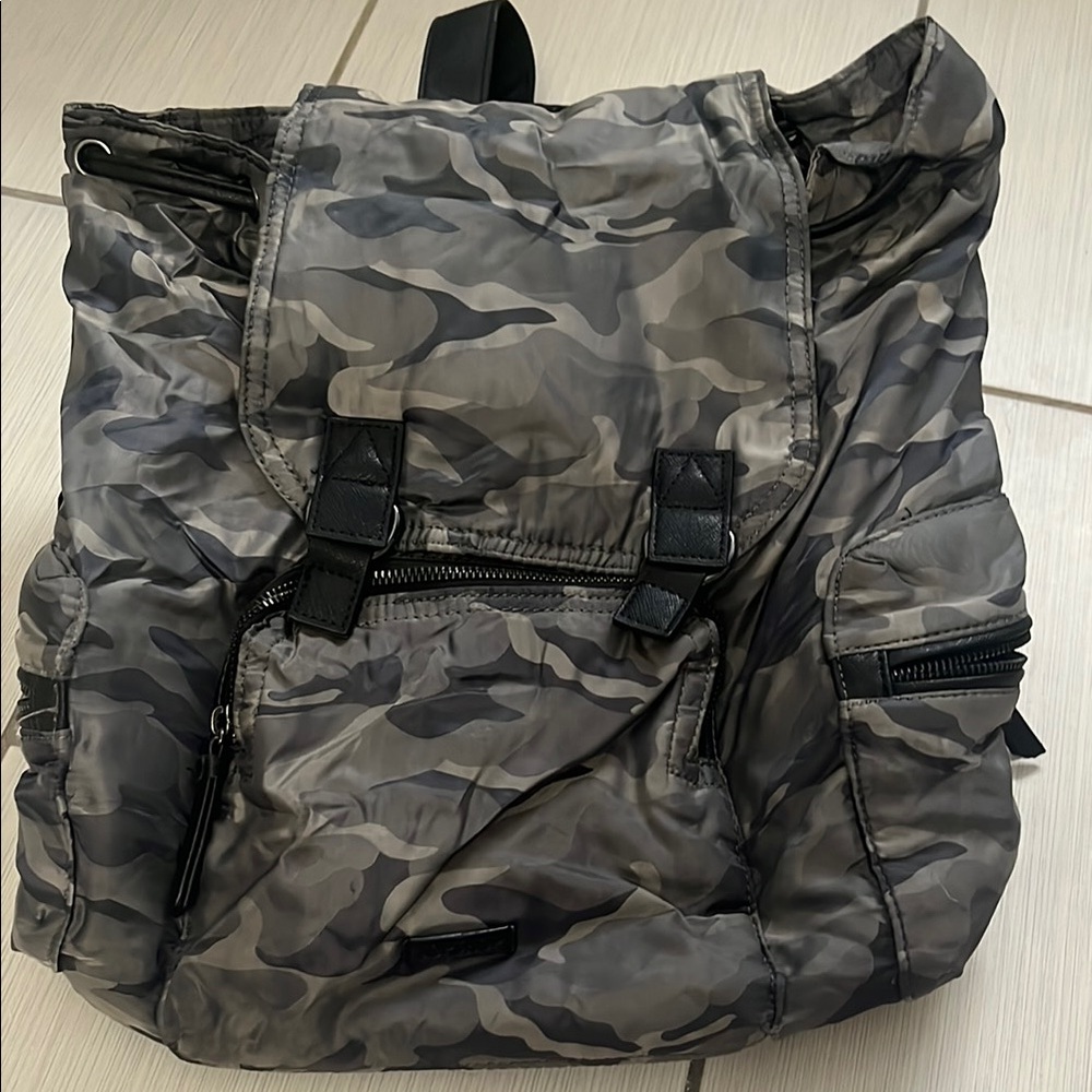 Topshop Gray Backpack with Camouflage Pattern and Durable Material